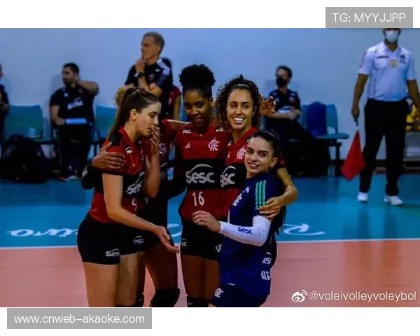 弗拉门戈女排夺冠庆典,球迷街头狂欢至深夜 弗拉门戈女排夺冠庆典,球迷街头狂欢至深夜